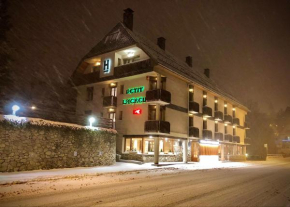 Hotel Petit Lacreu